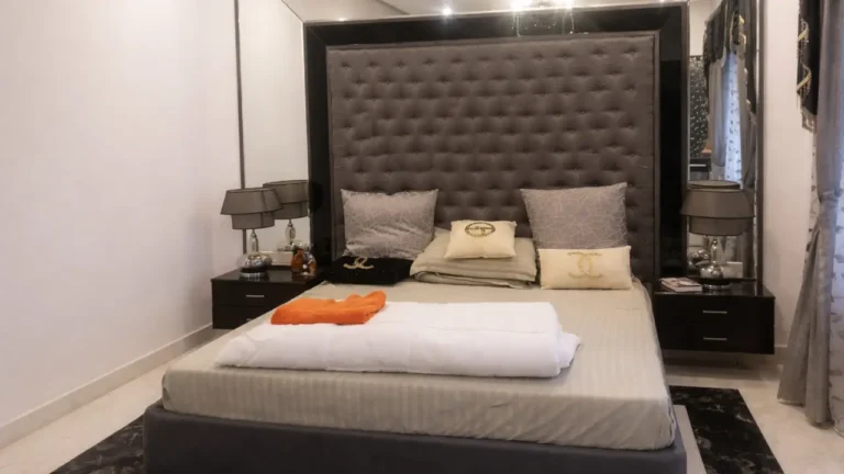 6-bhk-independent-bungalow-in-mrc-nagar-4